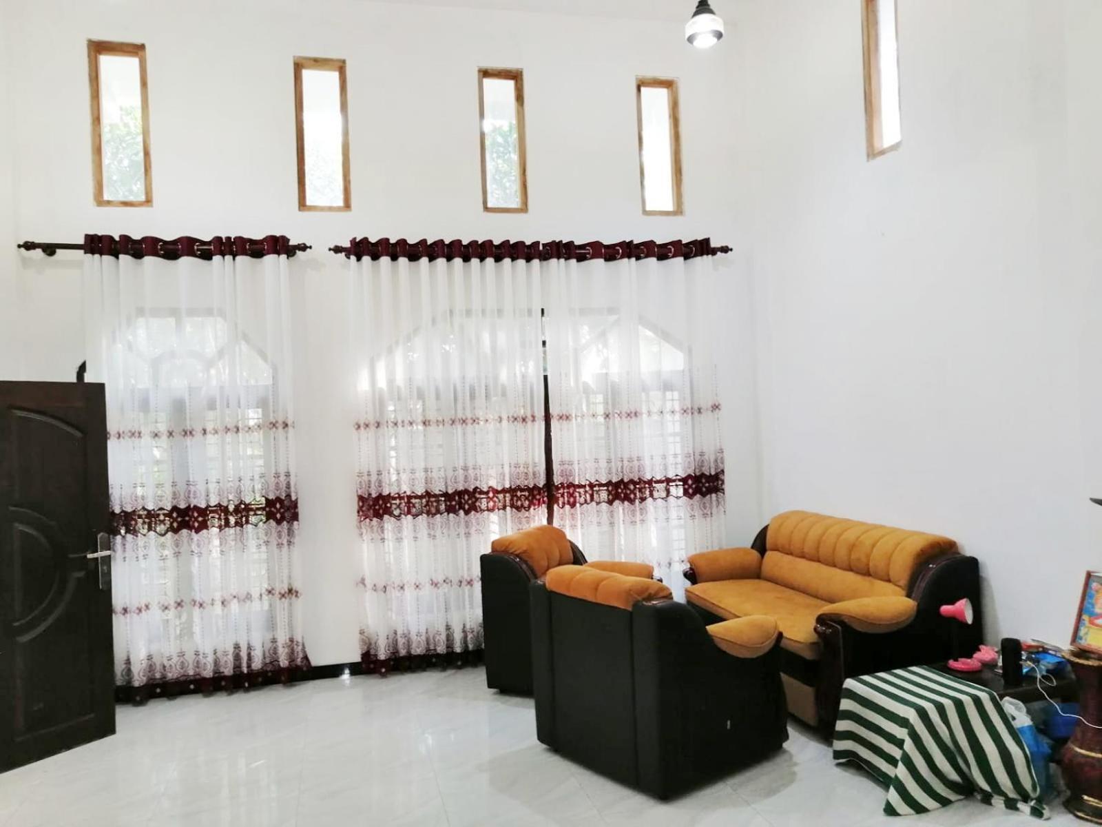 Hill Apartment *
